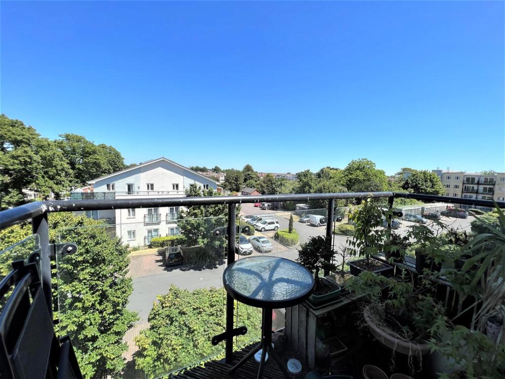 Apartment in Portsmouth - View 4