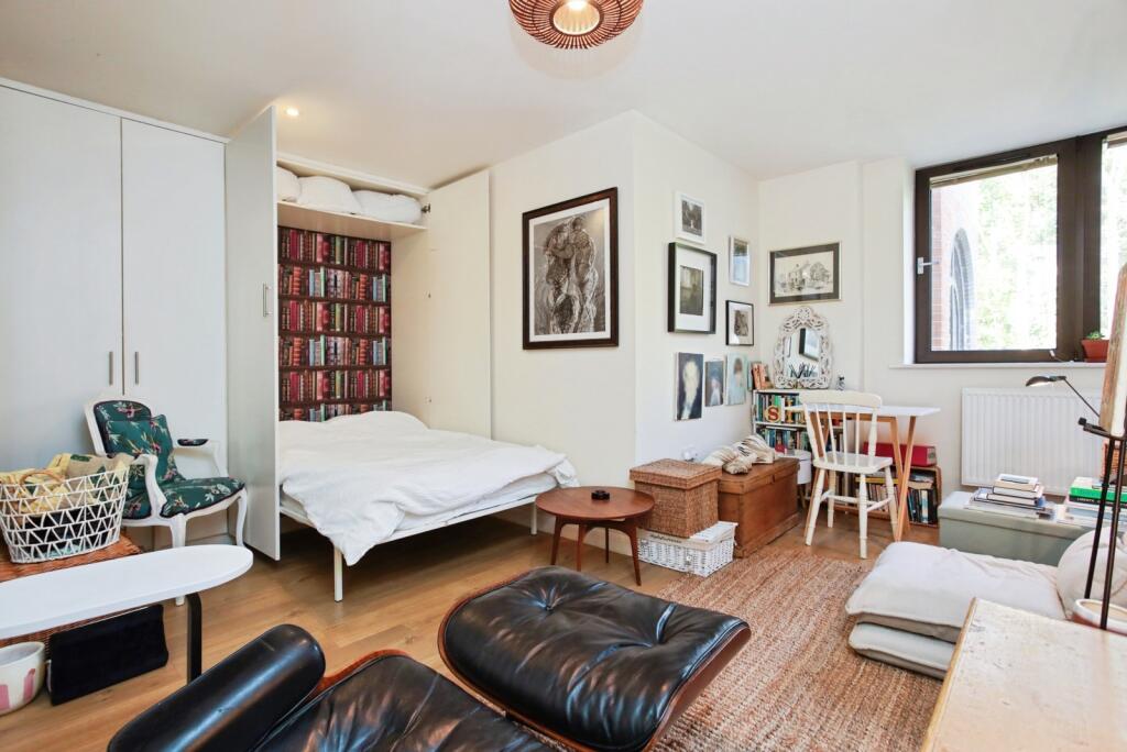 Apartment in Tonbridge - More