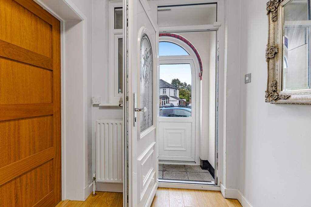 House in Bromley - View 2
