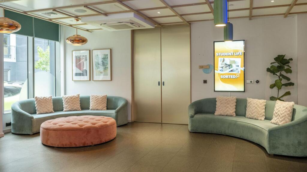 Studio flat for rent