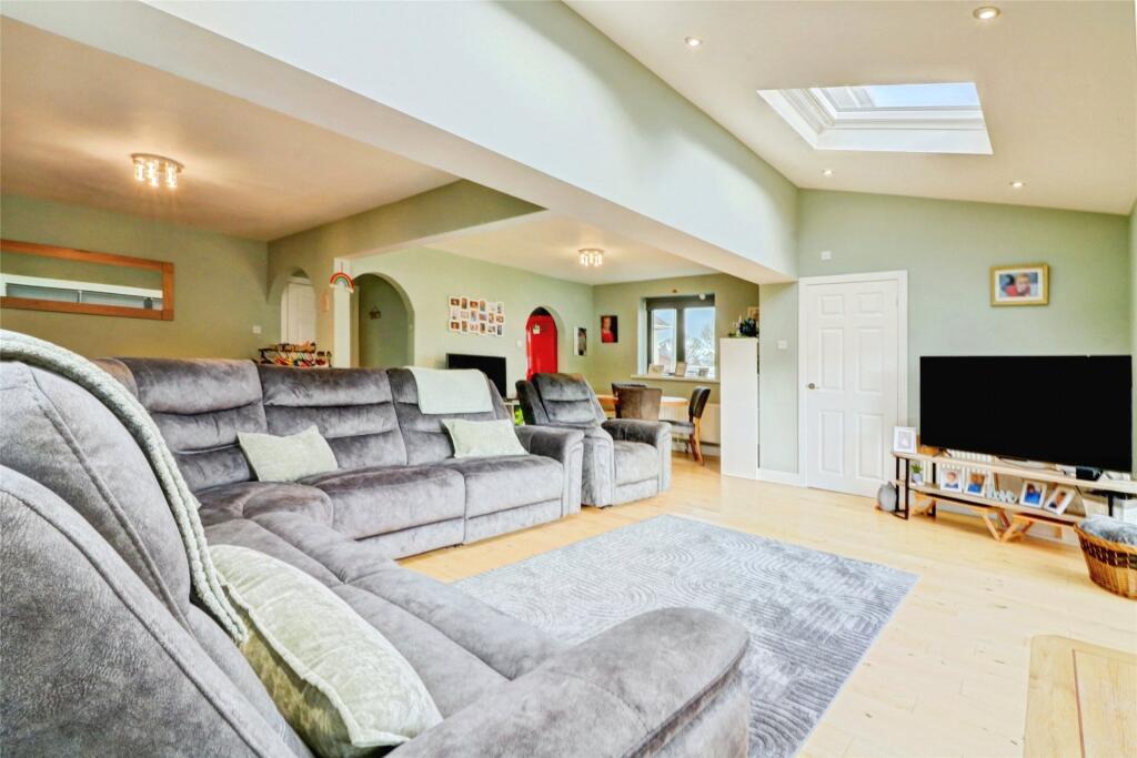 The Crescent, Consett, County Durham, DH8 photo 4