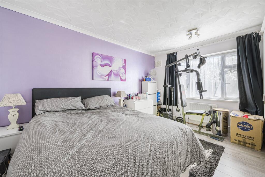 Apartment in Dartford, Swanscombe and Greenhithe - View 4