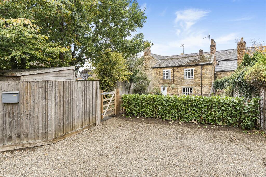 Main image of property: Wellingborough Road, Mears Ashby, Northampton, NN6