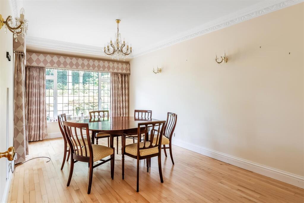 House in Tandridge, Hurst Green, Oxted - View 5