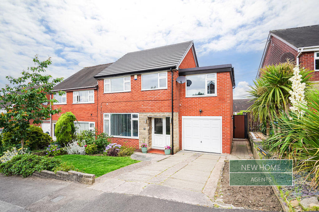 Main image of property: The Rise, Springhead, Oldham, OL4 4NP