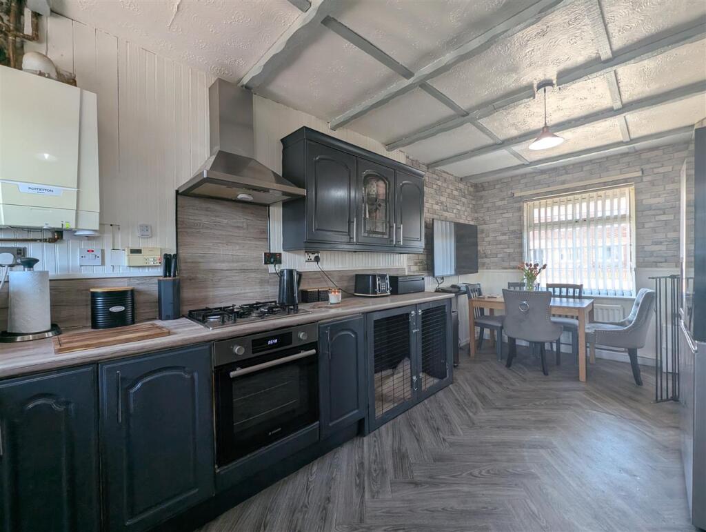 House in Darlington, Eastbourne - View 2