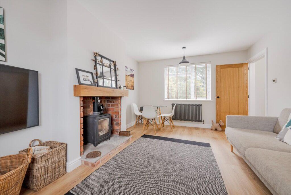 House in Chetwynd Aston, Pave Lane - View 4