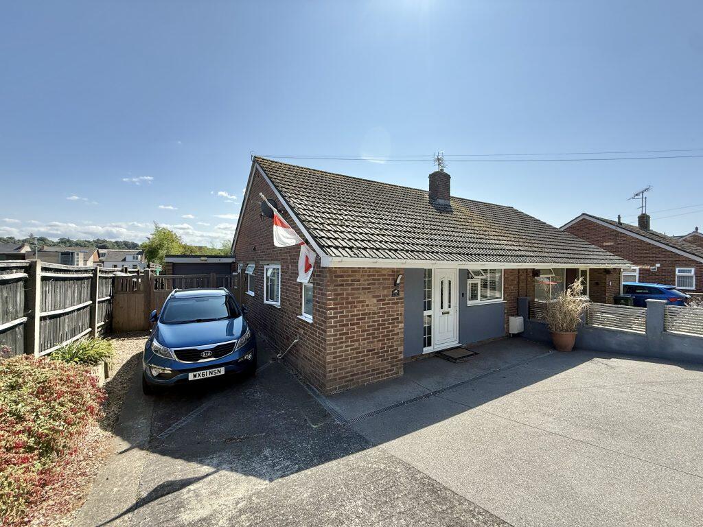 Main image of property: Carisbrooke Gardens, Yeovil, Somerset BA20 1BY