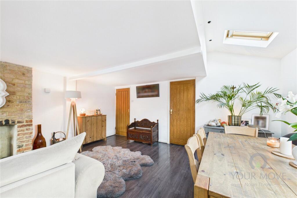 Main image of property: High Street, Westcott, Aylesbury, Buckinghamshire, HP18