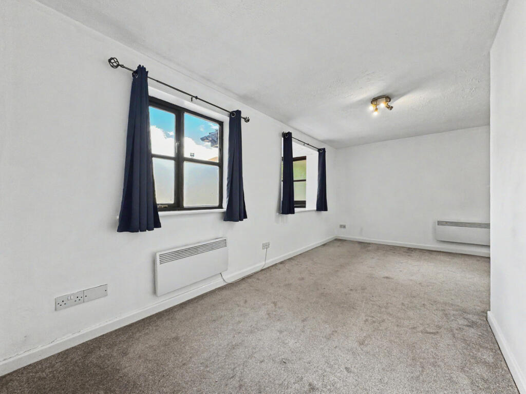 Apartment in Dartford, Kent - View 3