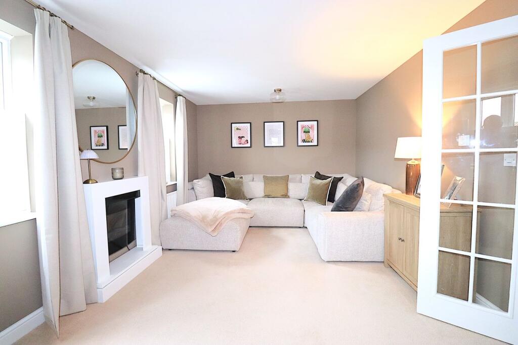 Sandy Lane, Farnborough, GU14 photo 2