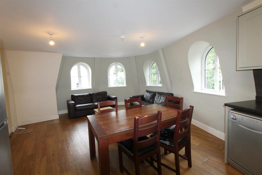 Apartment in Warwick, Milverton, Royal Leamington Spa - View 5