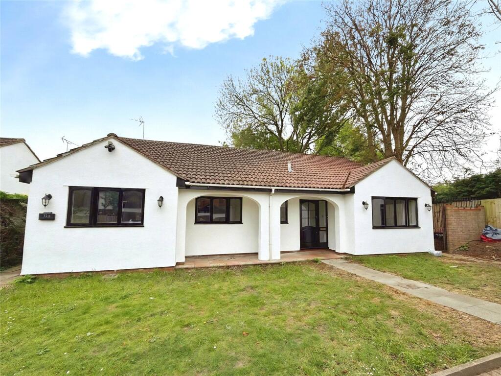 Main image of property: Compton Avenue, Luton, Bedfordshire, LU4