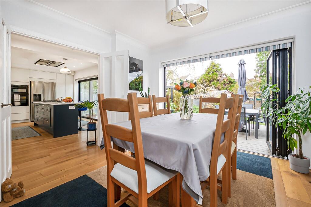 House in Twickenham - View 5