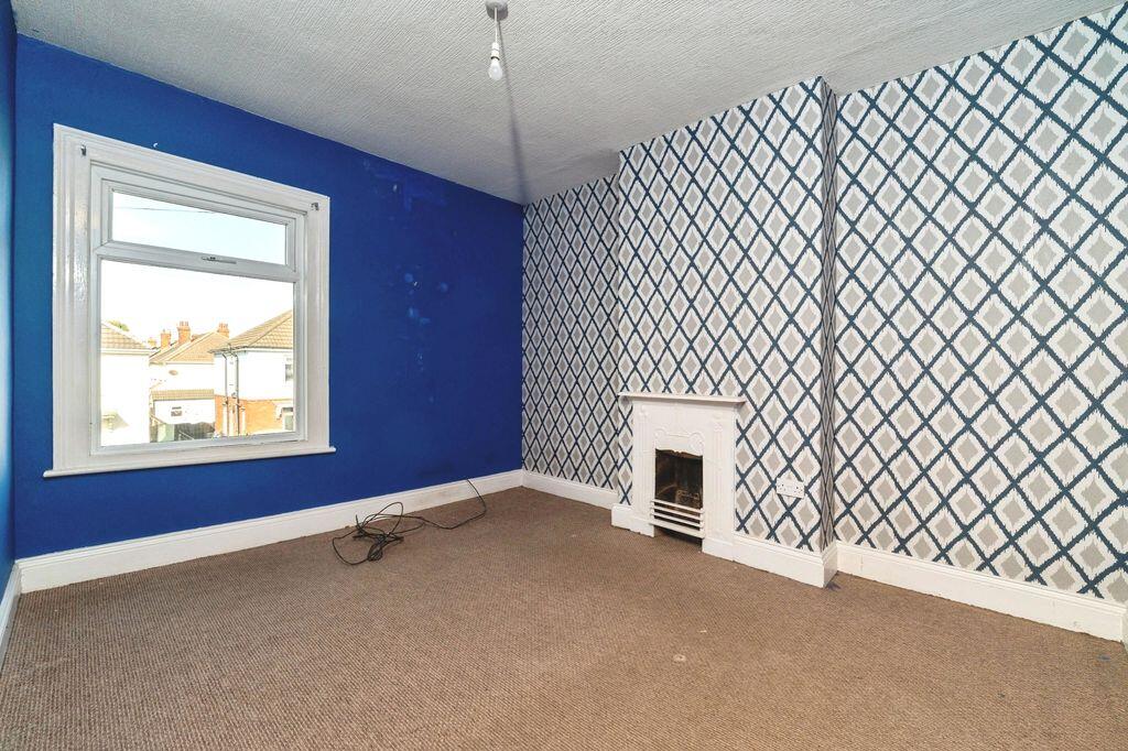 House in Cleethorpes, New Clee - More