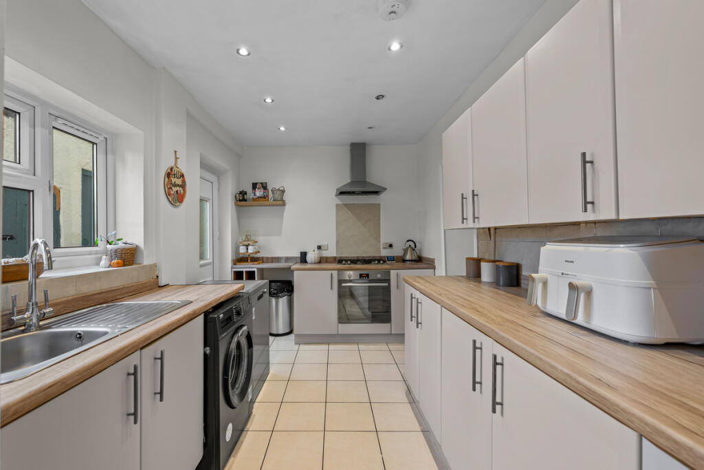Princess Drive, Bollington, SK10 photo 4