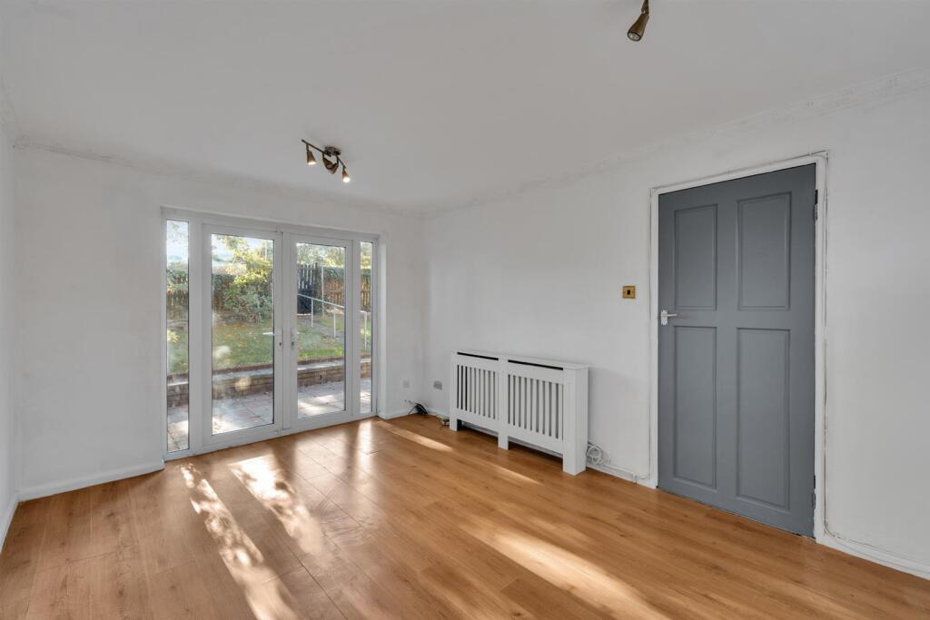 House in Newport - View 2