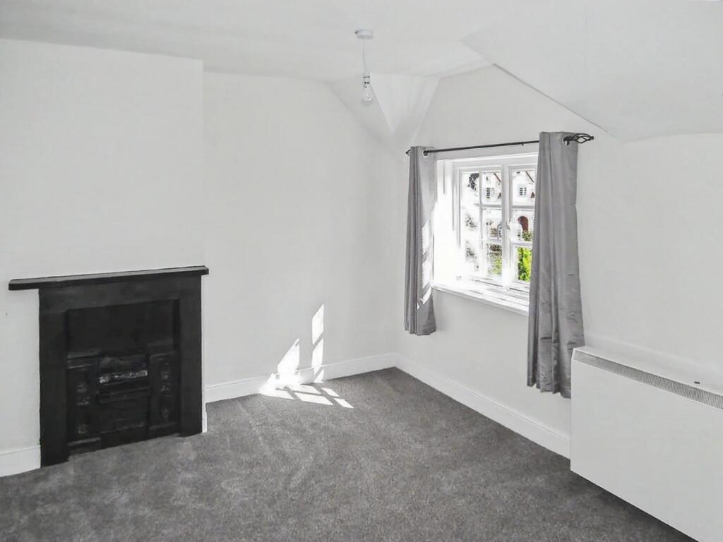 House in Lower Harlestone, Harlestone Heath - More