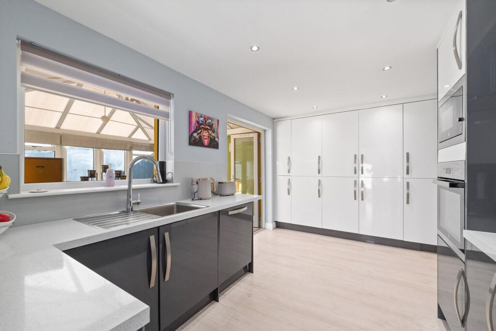 House in Mid Calder, Craigshill - More