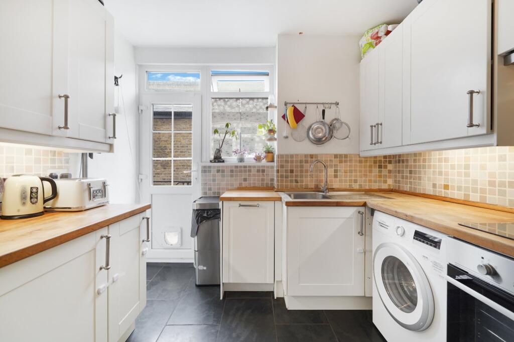 Apartment in London - More