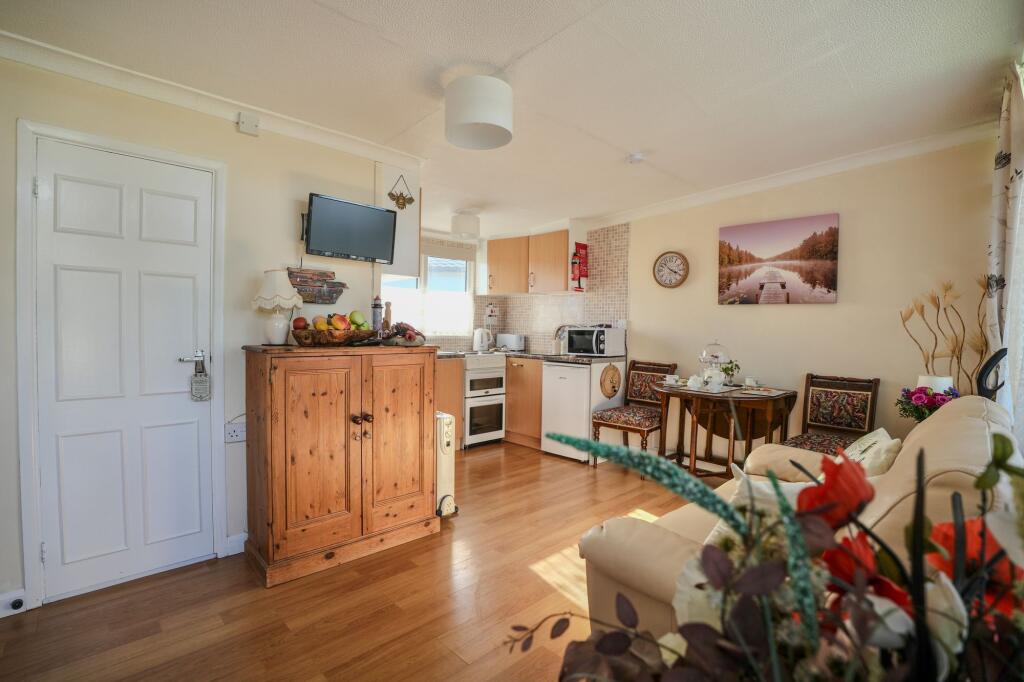 Links Road, Mundesley, NR11 photo 2