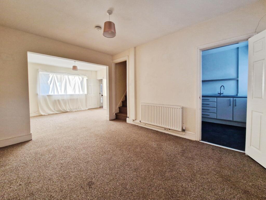 Firth Crescent, Rossington, Doncaster, DN11 photo 4