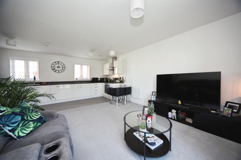 Dalmatian Drive, Houghton Regis, Dunstable photo 2
