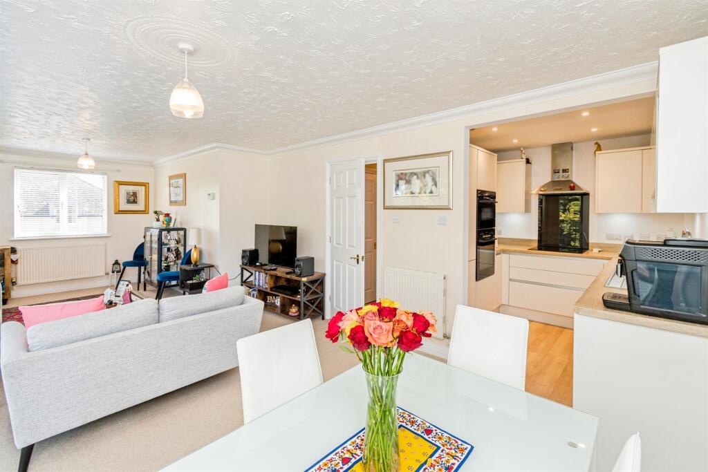 Apartment in Southampton - More