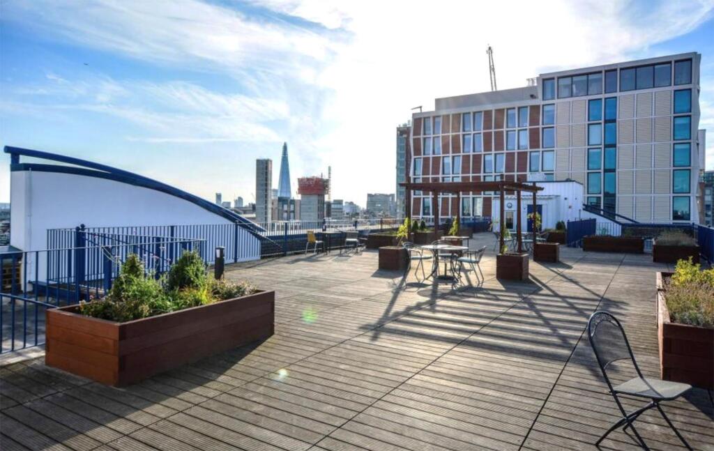 Main image of property: Skyline Plaza, Commercial Road, Aldgate East, E1