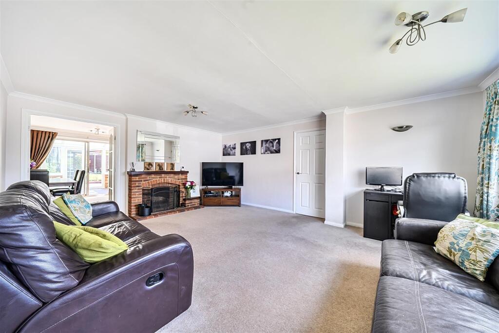 Wyndham Close, Yateley - View 2