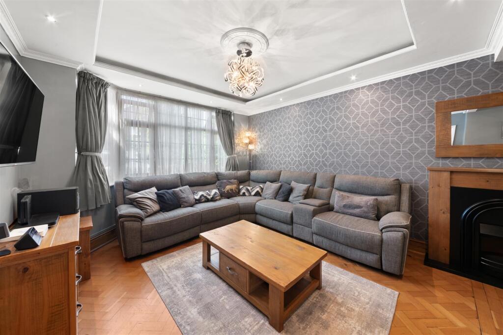 House in Southall - View 3