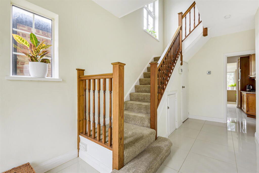 House in Harrow - View 4