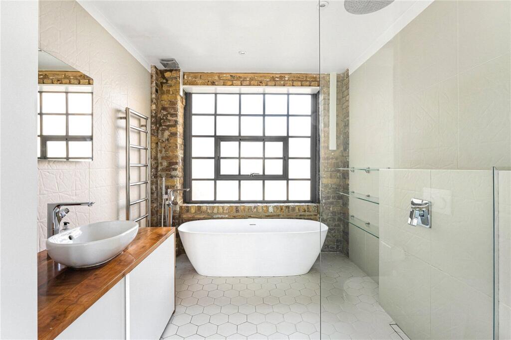 4 bedroom terraced house for rent