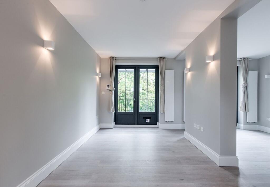 Main image of property: 6B Bowes House 47 Bowes Road