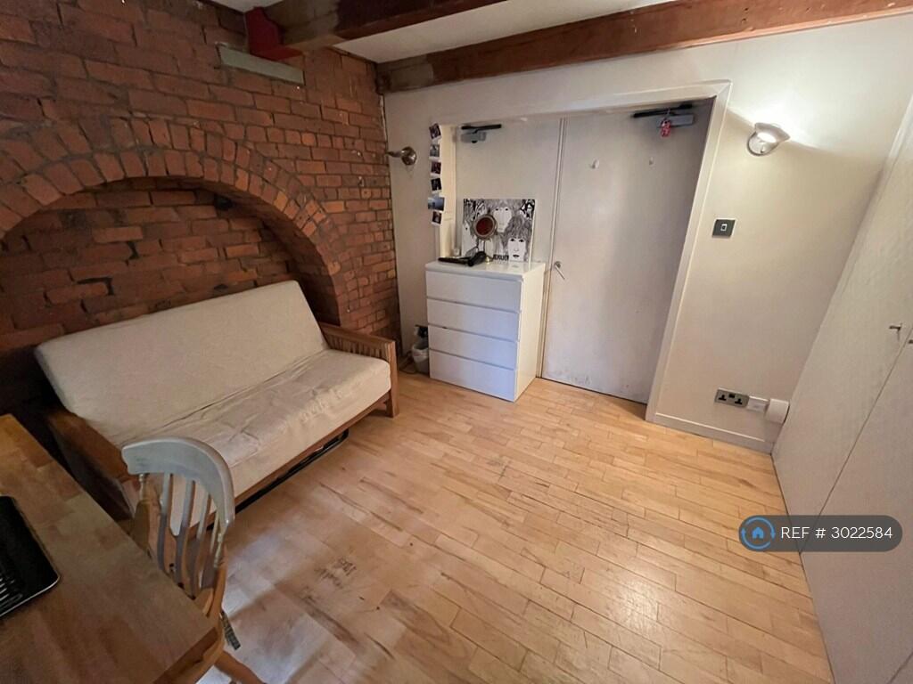 Apartment in Manchester - View 4