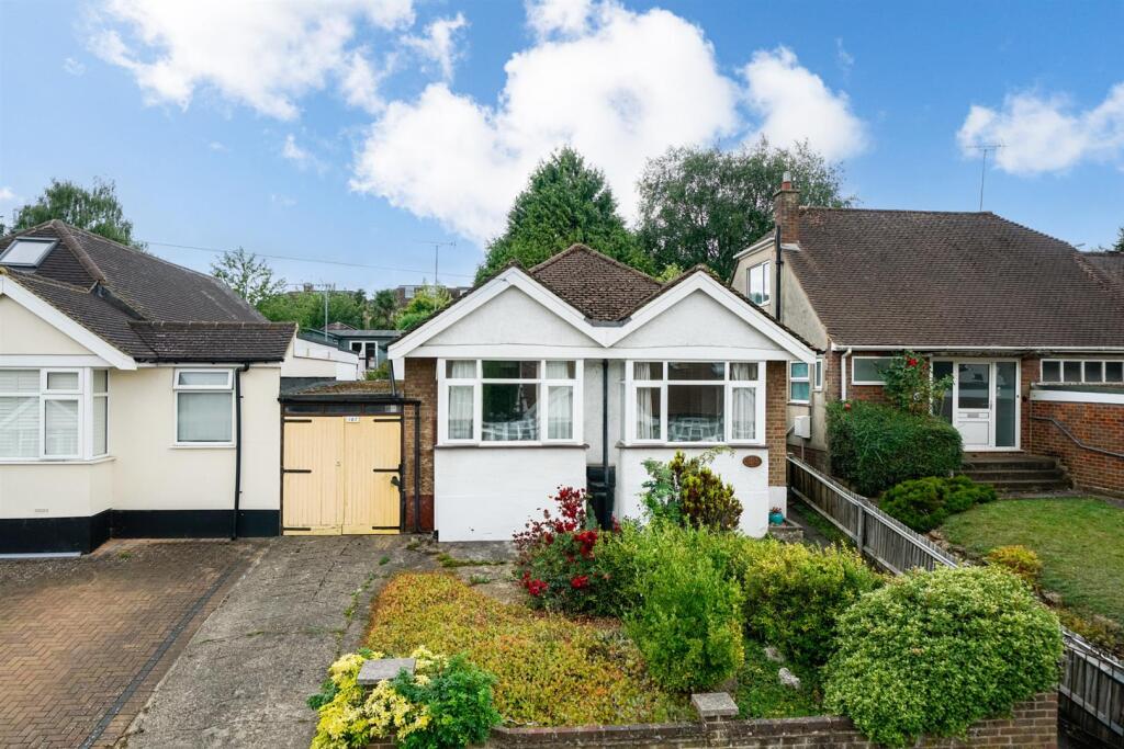 Main image of property: Links Way, Croxley Green