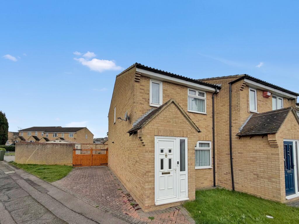 Main image of property: Hanway, Rainham, Gillingham, ME8