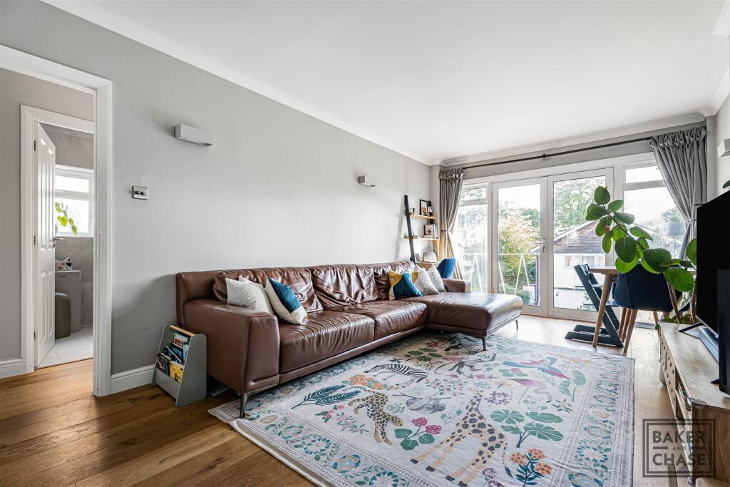 Apartment in Enfield - View 3