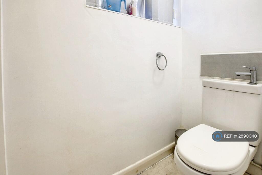 1 bedroom house share for rent