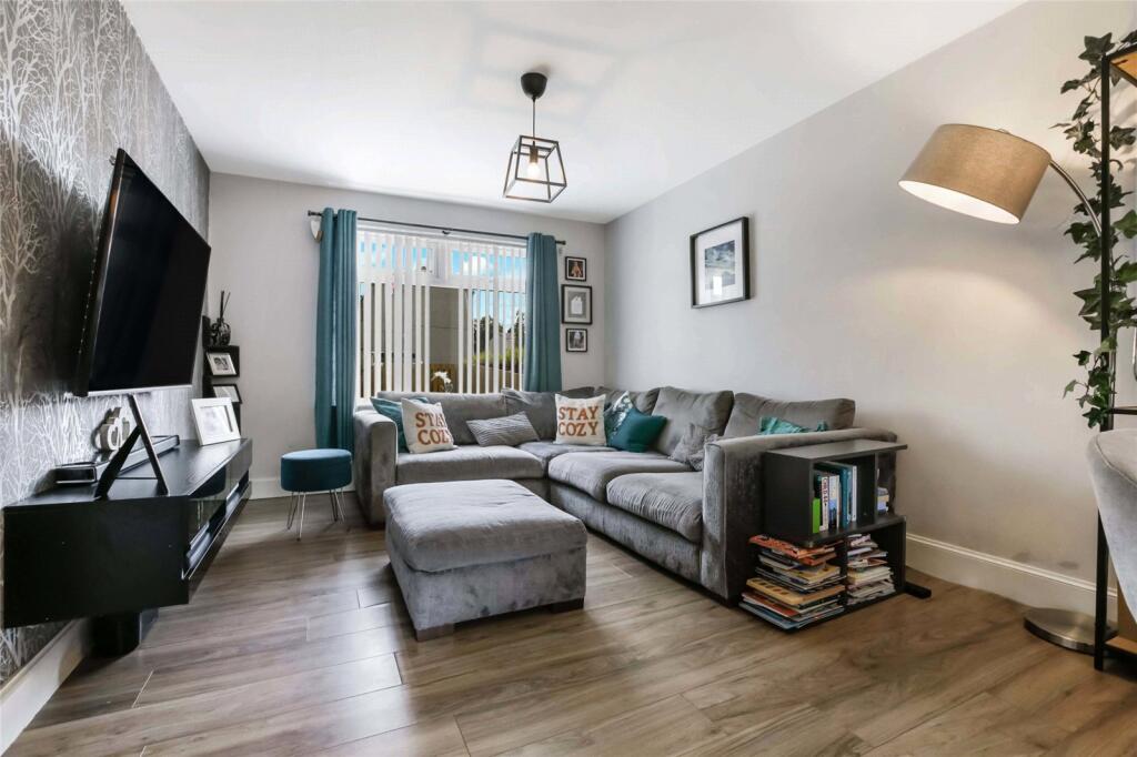 Norman Rise, Livingston, West Lothian, EH54 photo 4