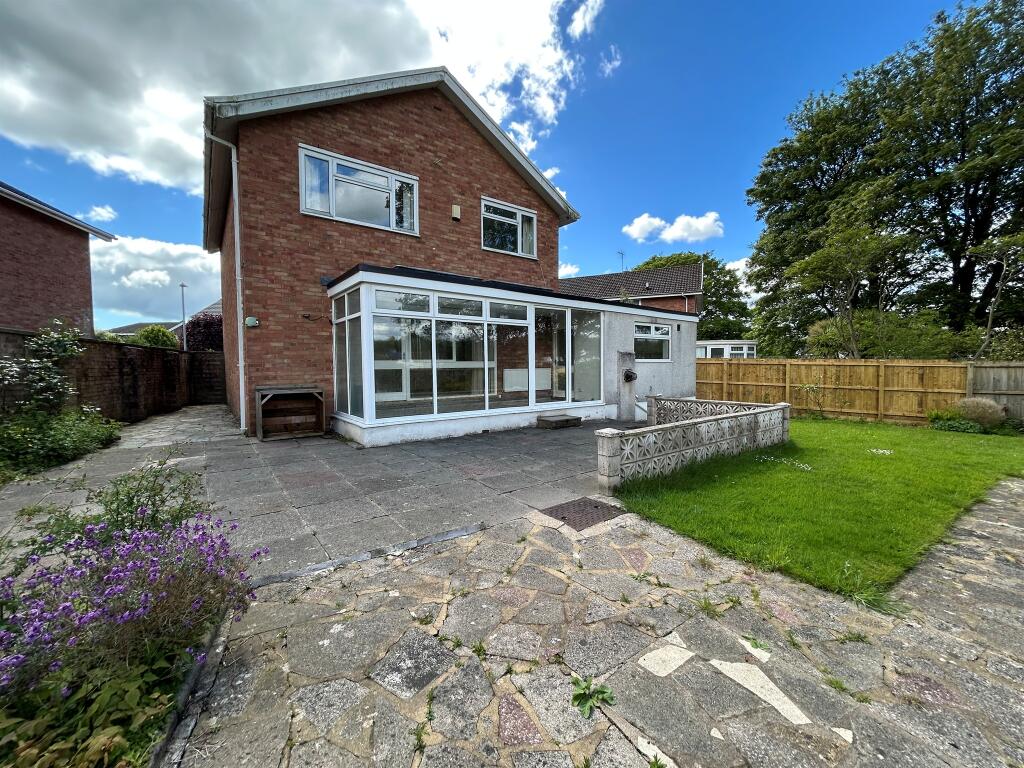 House in Cowbridge, Llanblethian - View 2