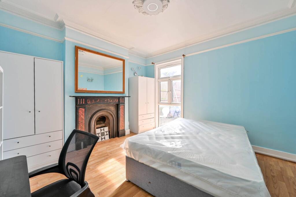 Main image of property: Guildford, Surrey, GU1, Guildford, GU1