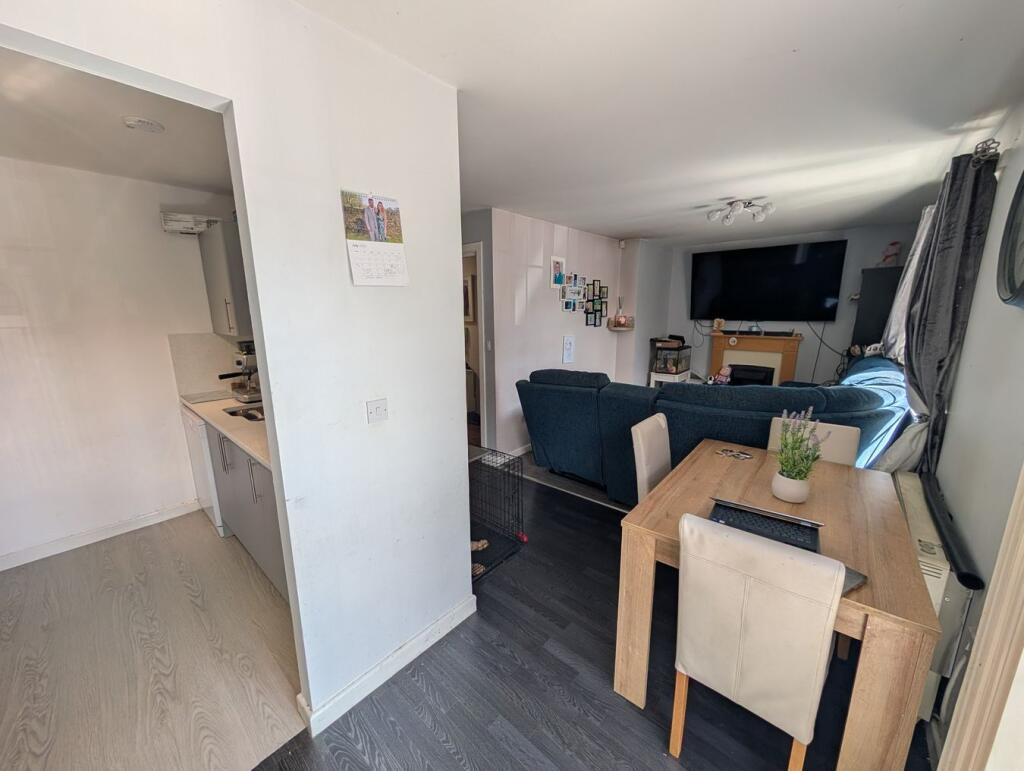 Dock Lane, Shipley, BD17 photo 5