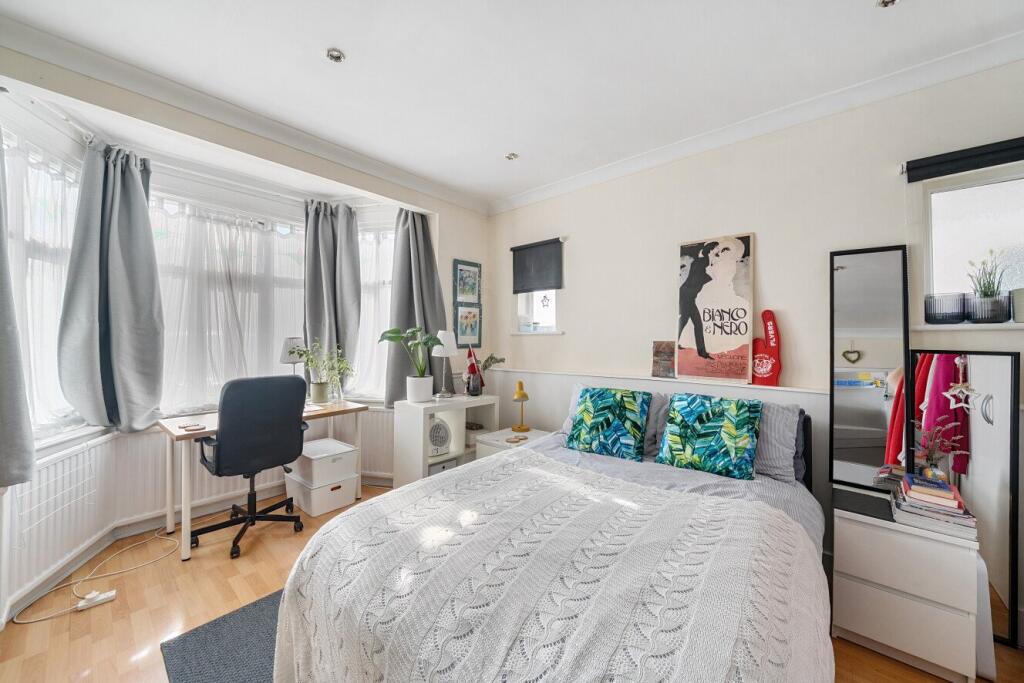 Grand Drive, Raynes Park, London, SW20 photo 3