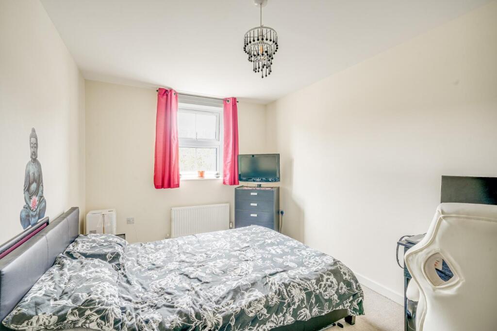 Apartment in Luton - View 4