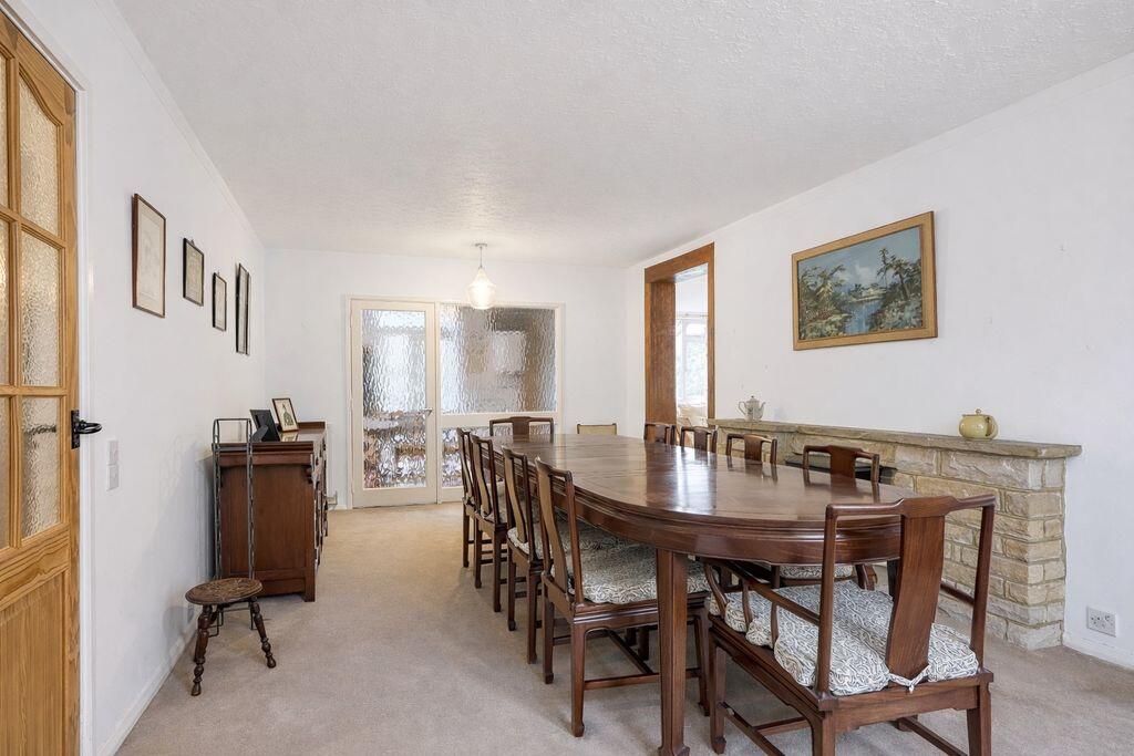 House in Runnymede, Knowle Hill - More