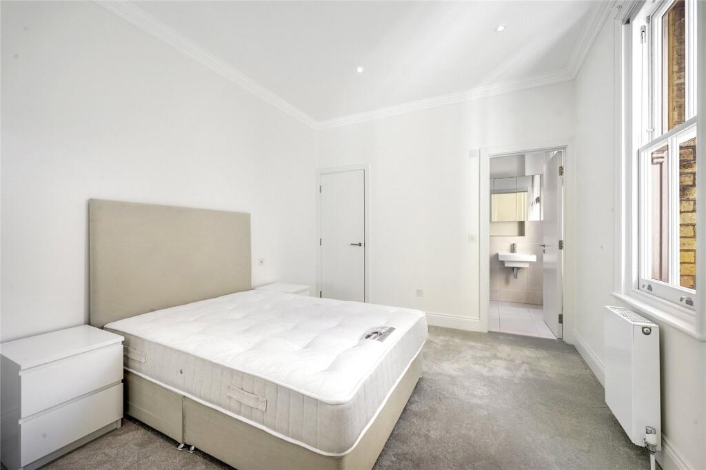 Egerton Gardens Mews, London, SW3 - View 5