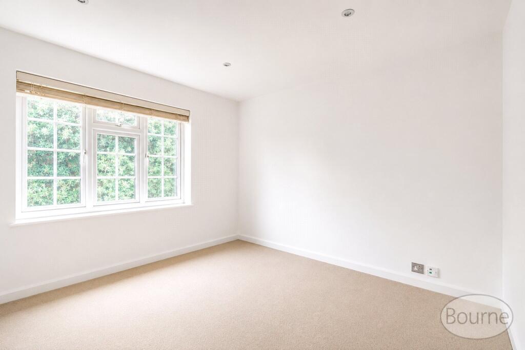 Apartment in Guildford, Surrey - View 5