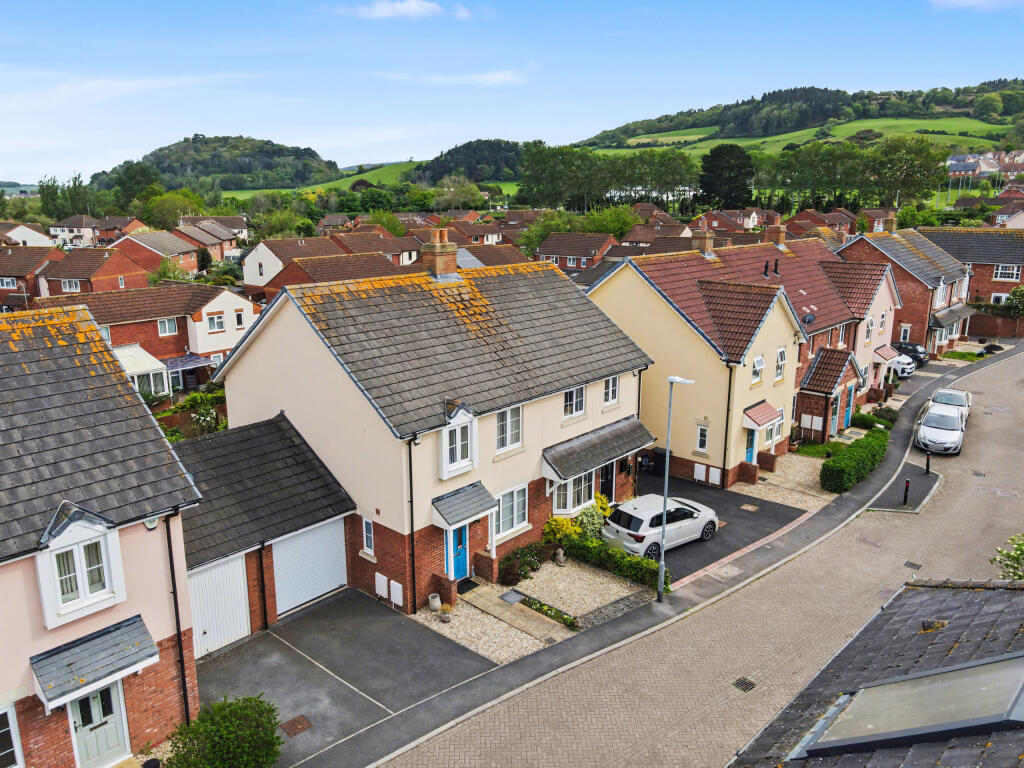 3-bed semi-detached on College Close, Minehead, Somerset, £300,000