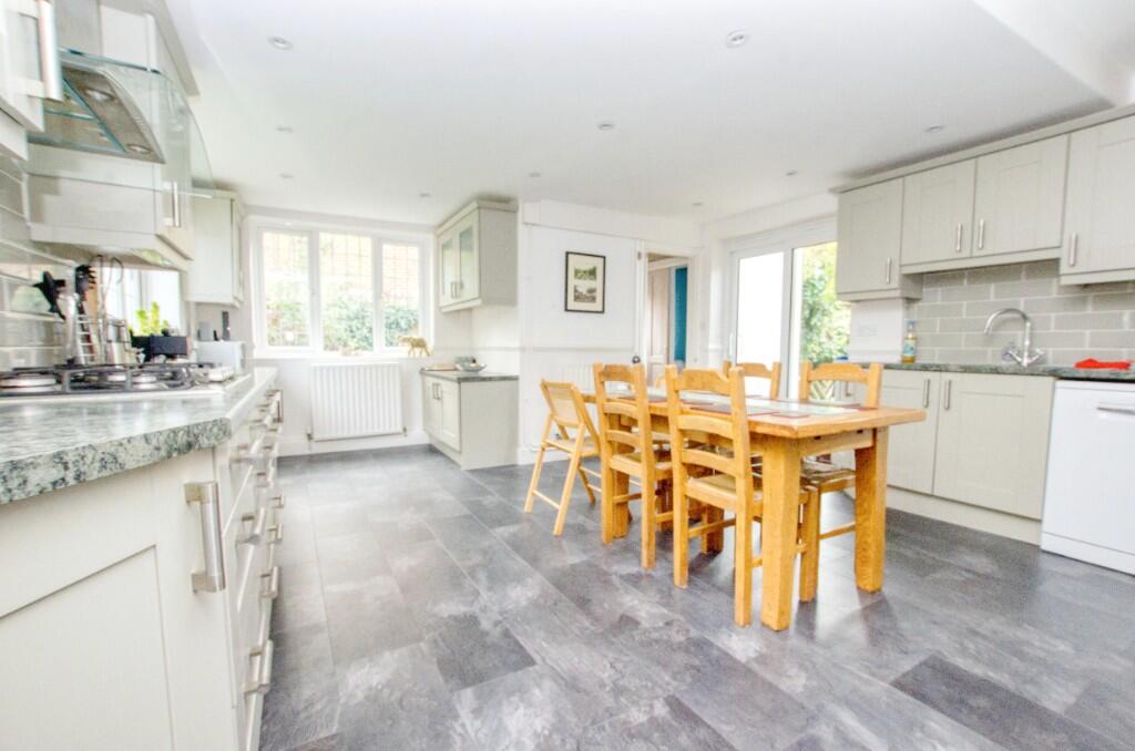 House in Eastleigh, Moorgreen, West End - More